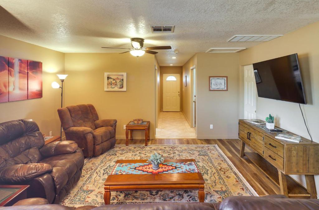 Bullhead City House | Dog-Friendly Bullhead City Home - Walk to Beach!
