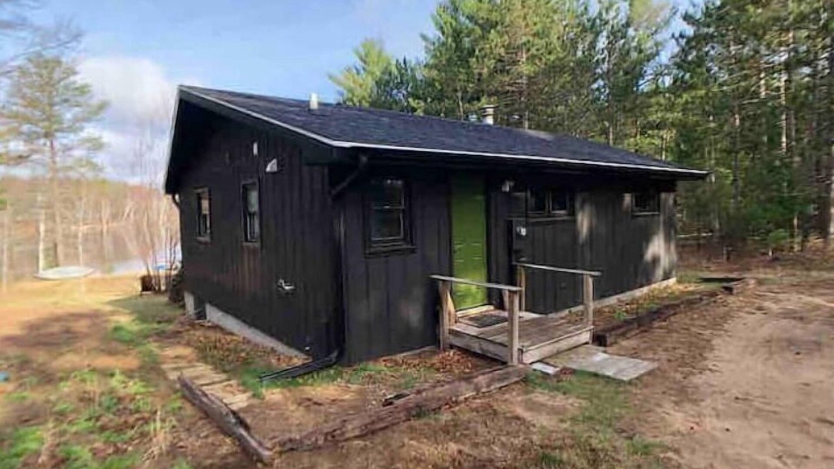 Shawano Cabin | Dog-Friendly Cabin on Private, No-Motor Nature Lake
