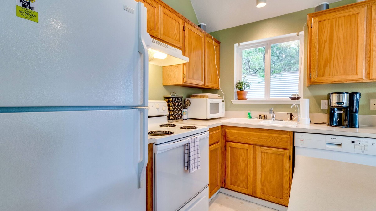Nehalem House | Dog-friendly contemporary home minutes from Manzanita Beach and Nehalem Bay