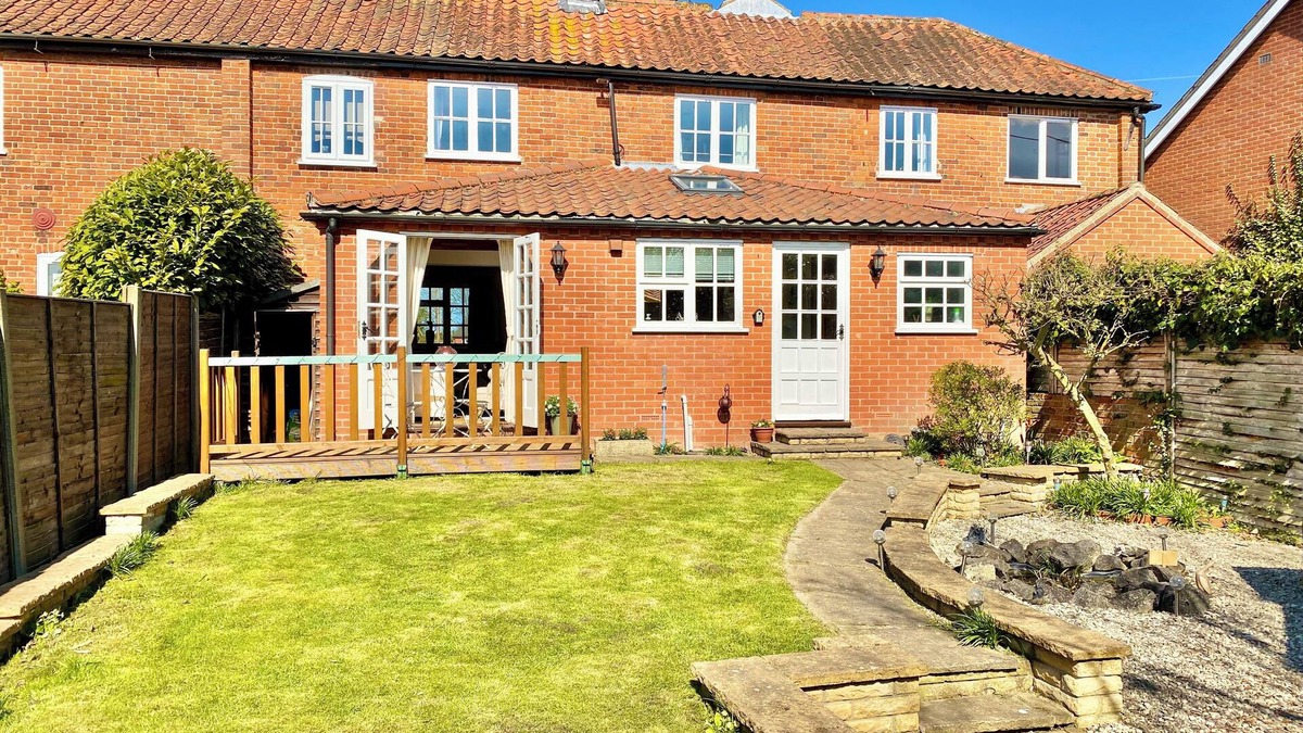 Aldborough Cottage | Dog-friendly cottage in charming village, with country walks and close to coast