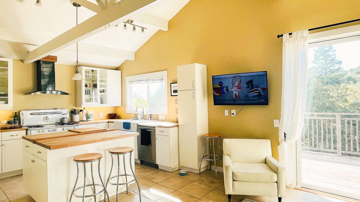 Fetters Hot Springs-Agua Caliente House | Dog Friendly! Fabulous Kitchen & Large Deck w/Scenic Views