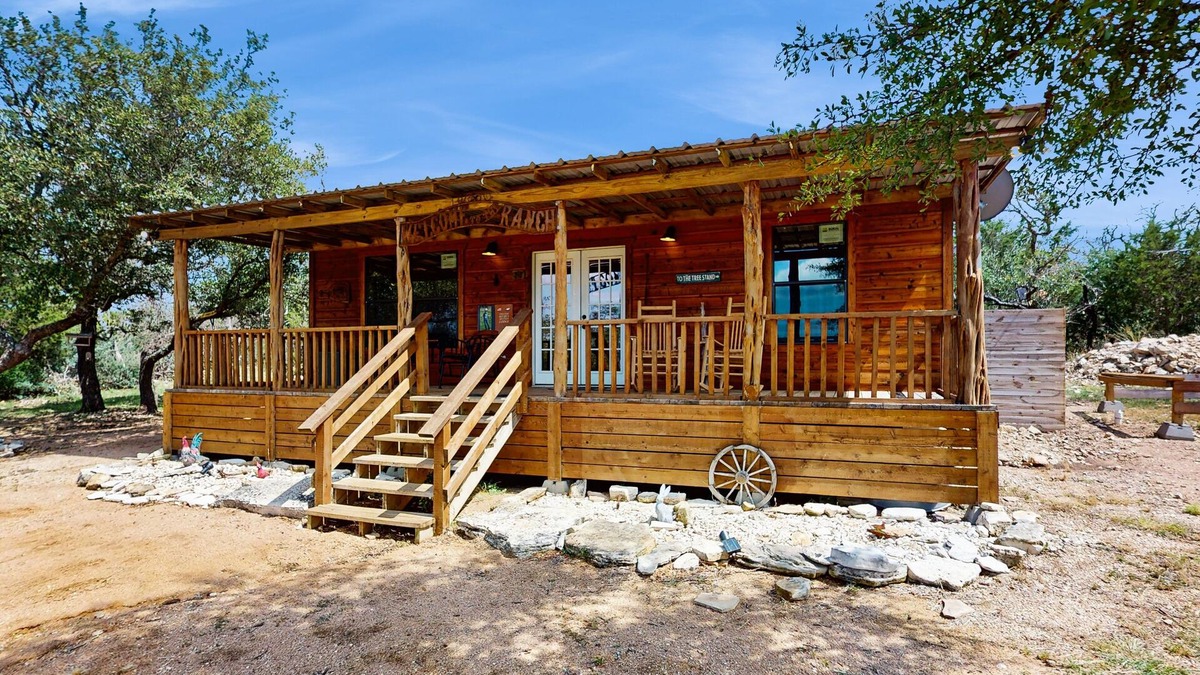 Fredericksburg Cabin | Dog-friendly gem on 11 acres w/valley views, deck, gas grill, fireplace, hot tub