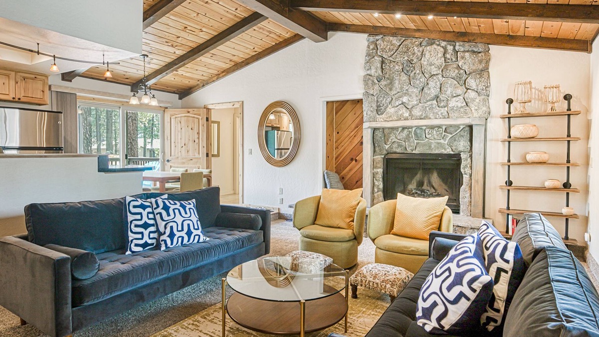 Mountain View Estates House | Dog-friendly home with high-speed WiFi, mountain view & wood-burning fireplace