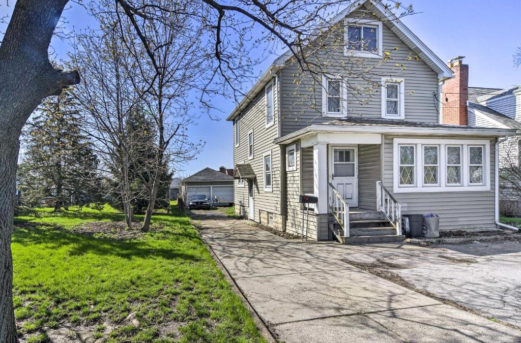 Cheektowaga House | Dog-Friendly Home about 14 Mi to Highmark Stadium