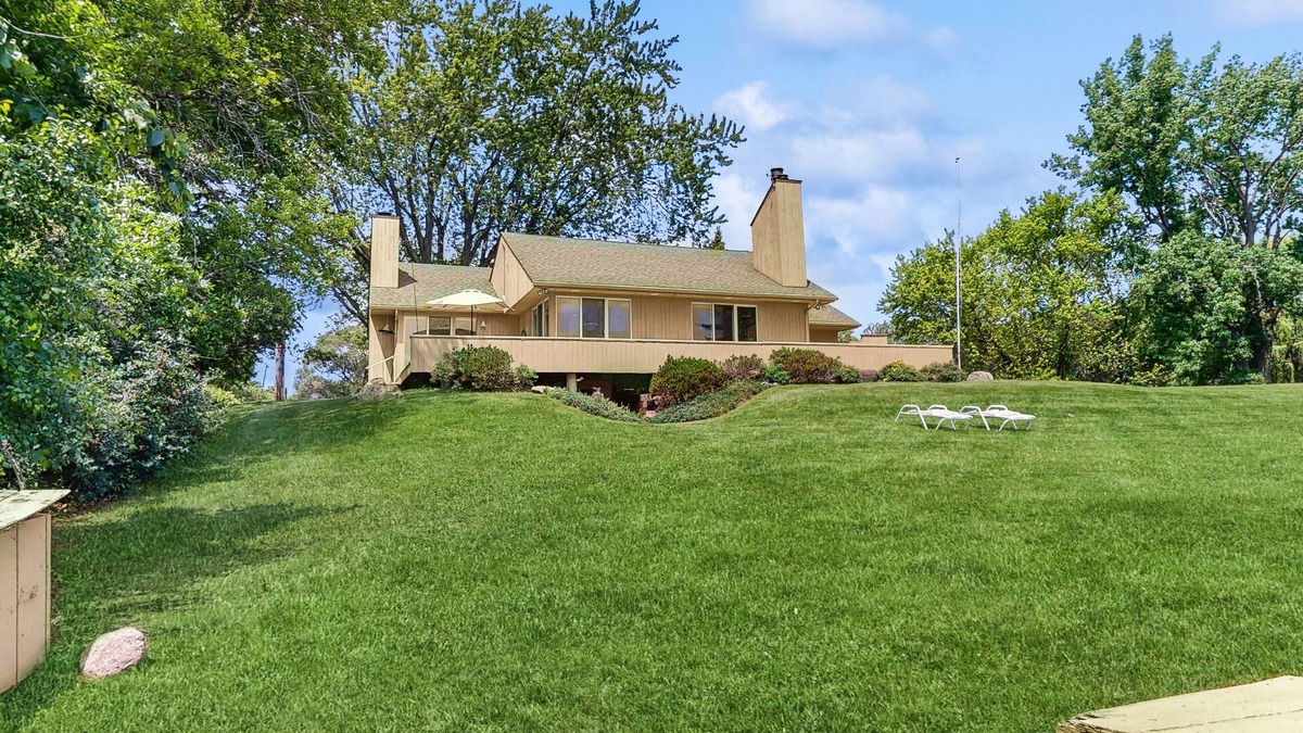 North Hero House | Dog-friendly, home on Lake Champlain with panoramic views of the Green Mountains