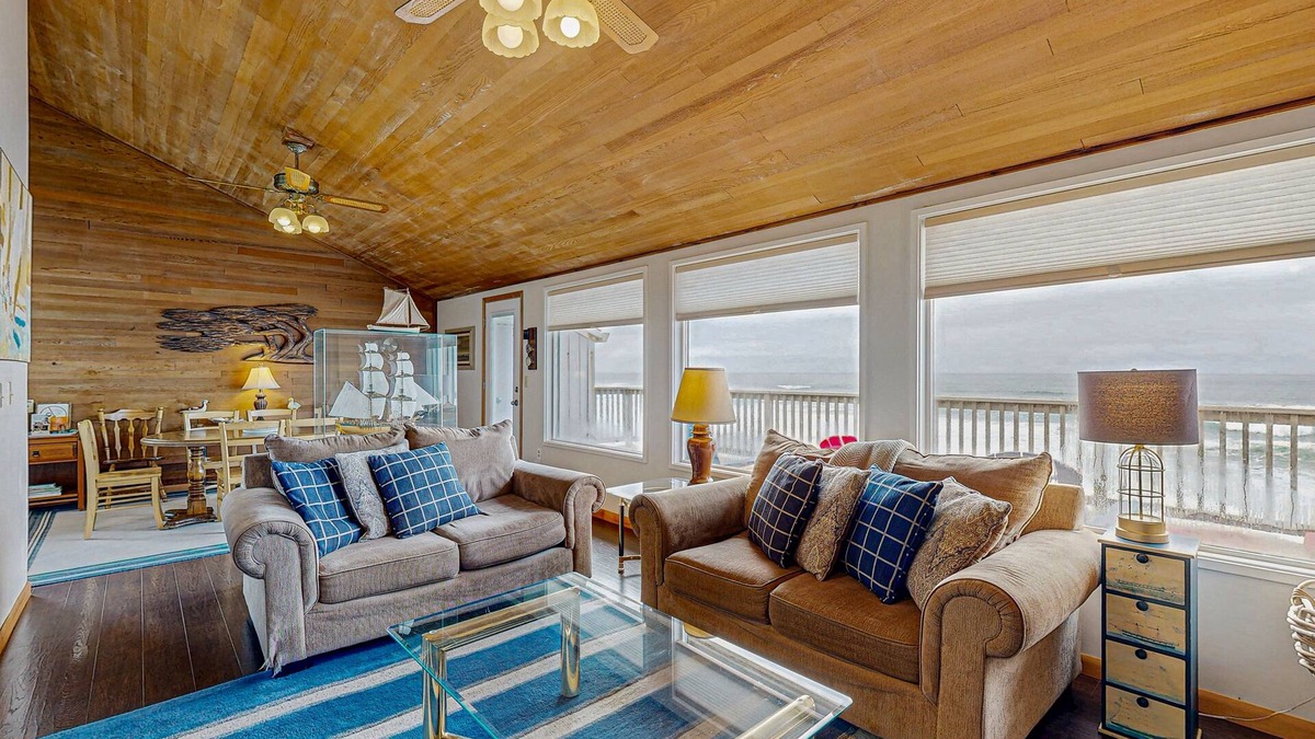 Gleneden Beach House | Dog-friendly home with oceanfront location & fireplace - walk to the beach