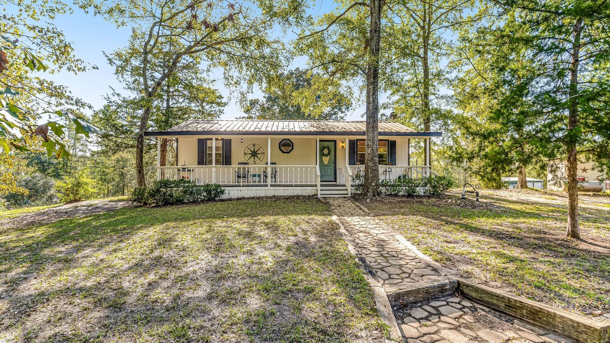 San Augustine House | Dog-friendly home near lake with firepit, board games, patio, deck, washer/dryer