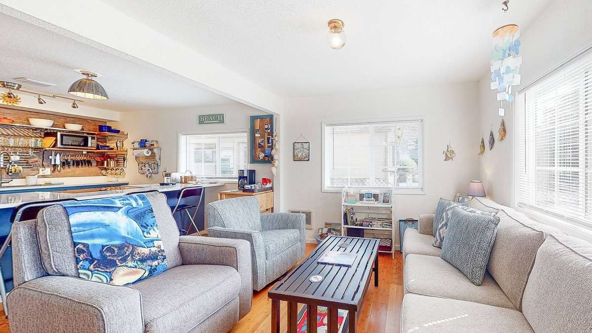 Winchester Bay House | Dog-friendly home with two full kitchens & a gas grill - walk to the ocean