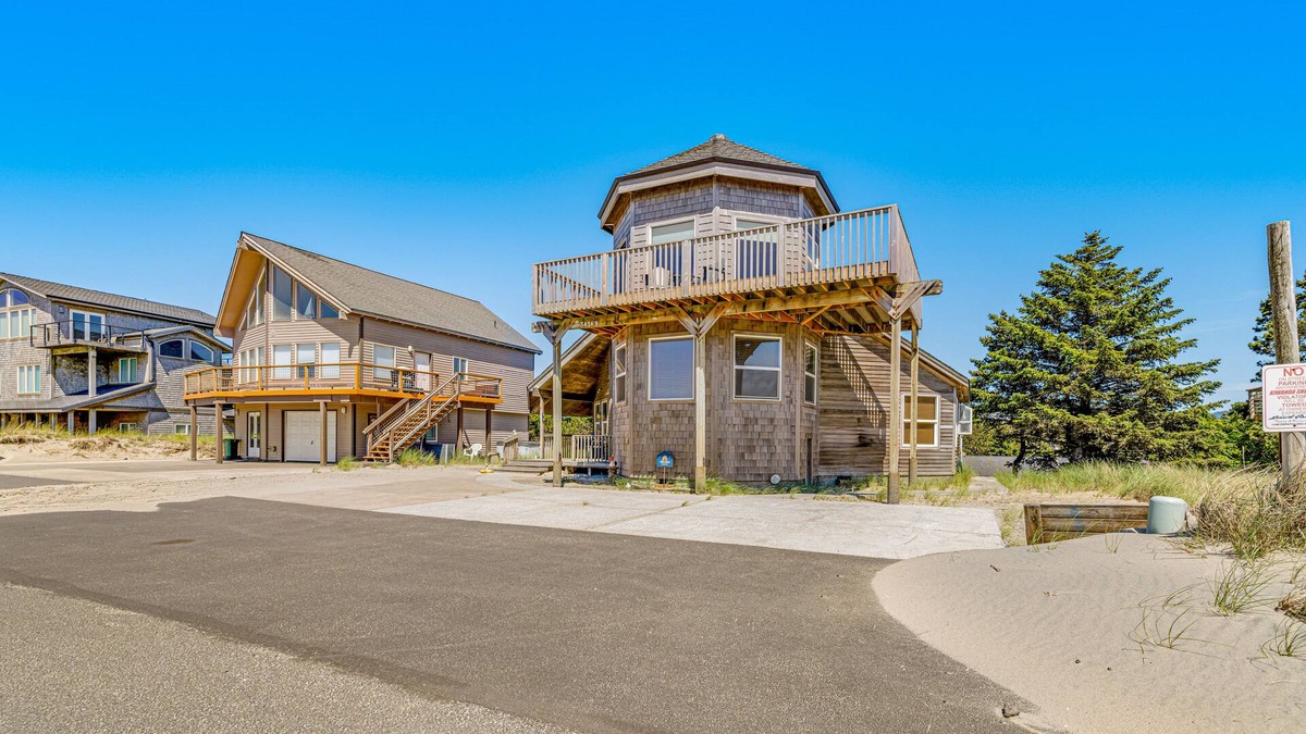 Kiwanda Shores House | Dog-Friendly House w/Ocean Views, Hot Tub, Arcade Machine, & Easy Beach Access