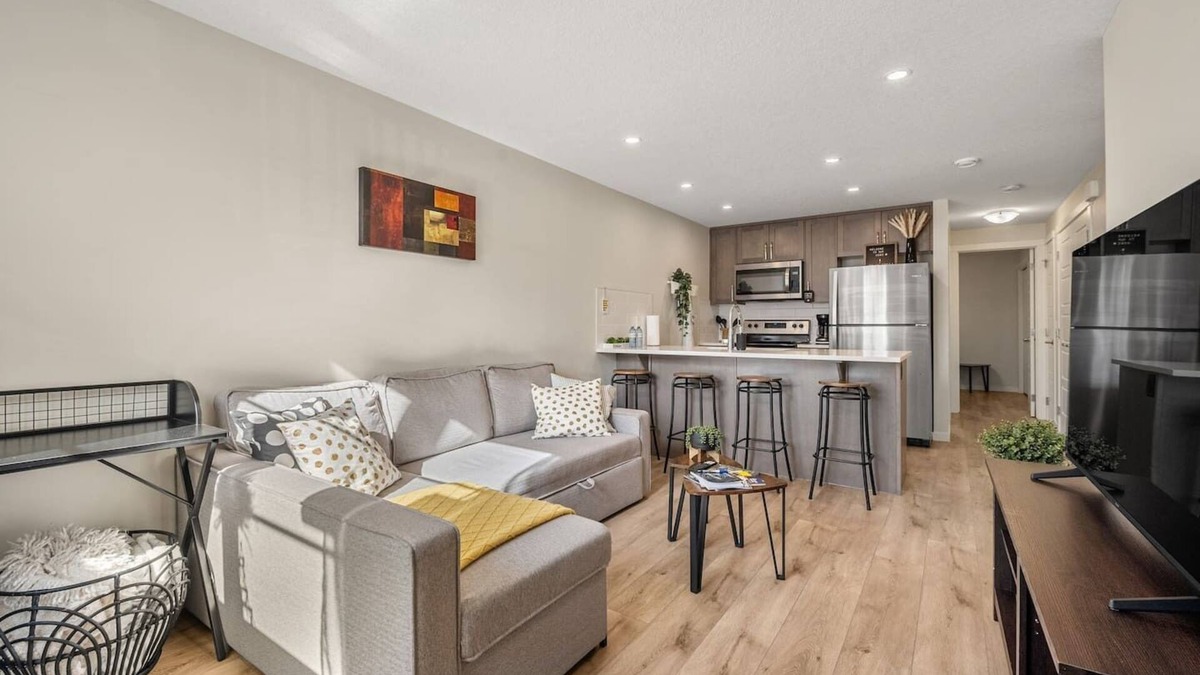 Keith House | Dog Friendly » King Bed » Free Banff Pass » AC