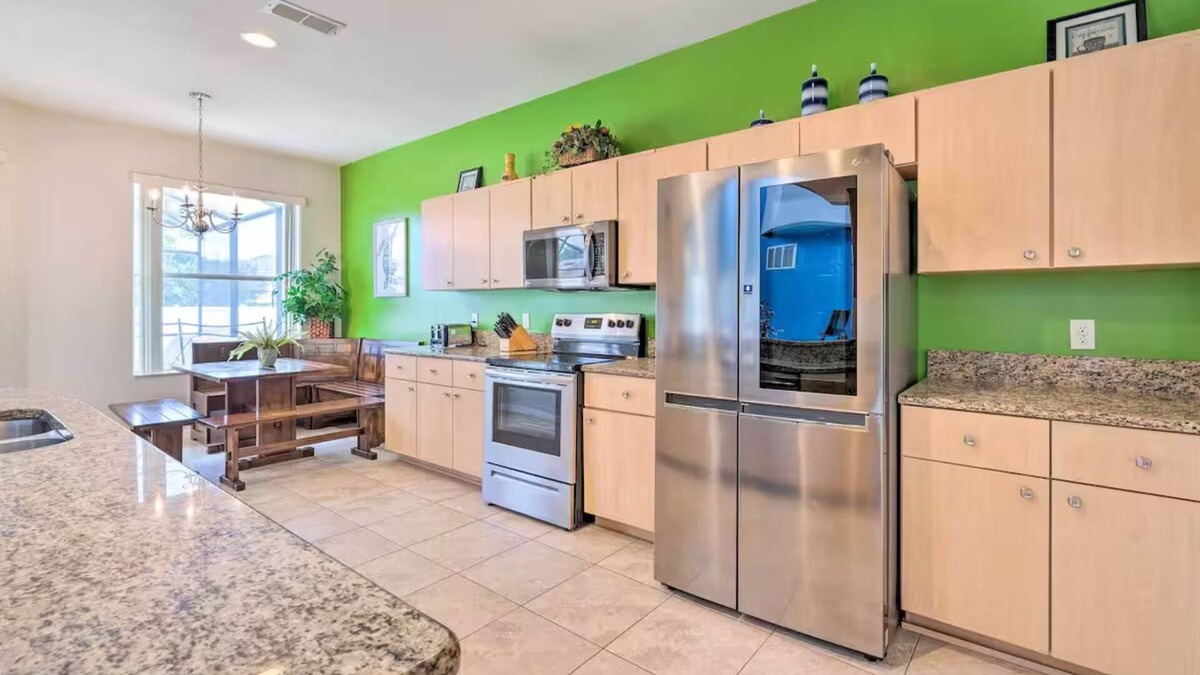 Crystal Cove House | Dog-Friendly Kissimmee Home w/Lanai + Pool!