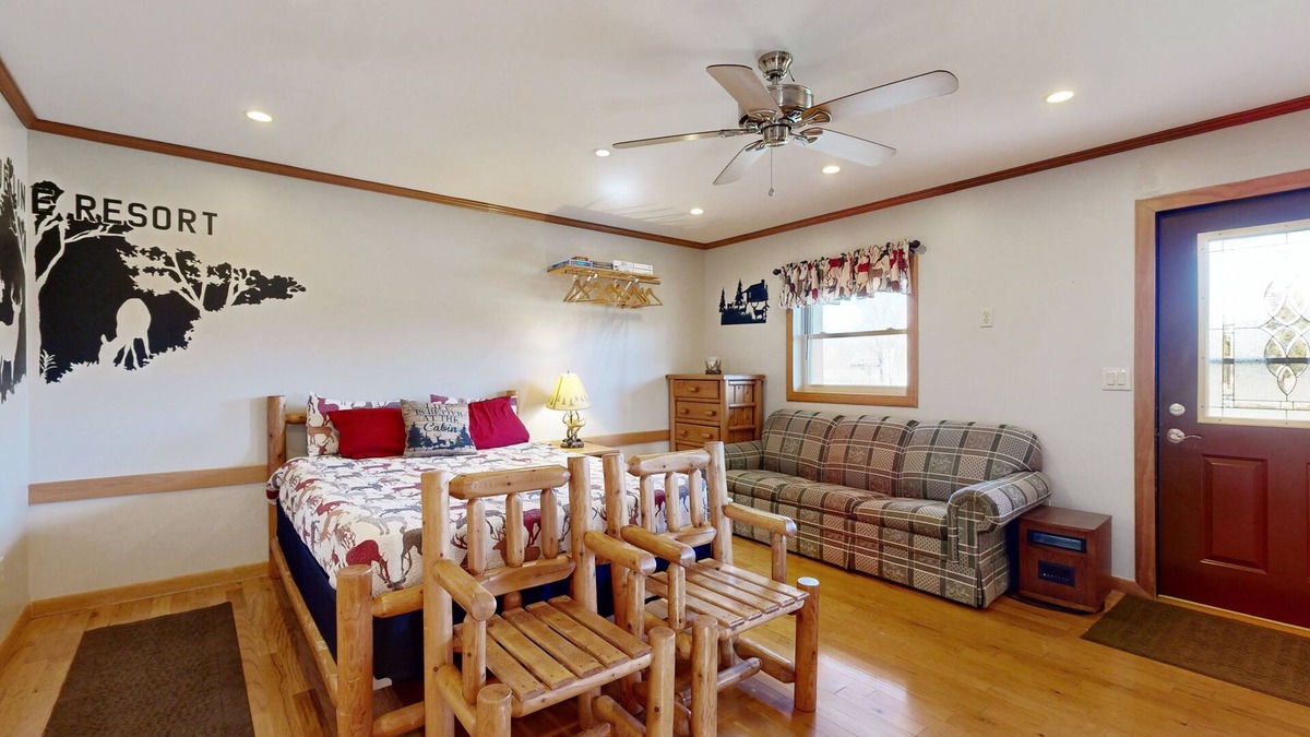 Murphysboro Cabin | Dog-friendly, lakefront cabins with firepit, porches & pond - great for groups