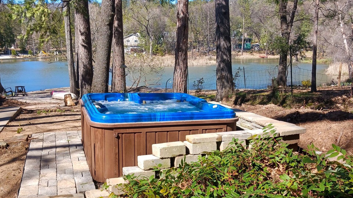Mono Vista House | Dog-friendly lakefront cabin with canoes, athletic courts, grill, & horse stable