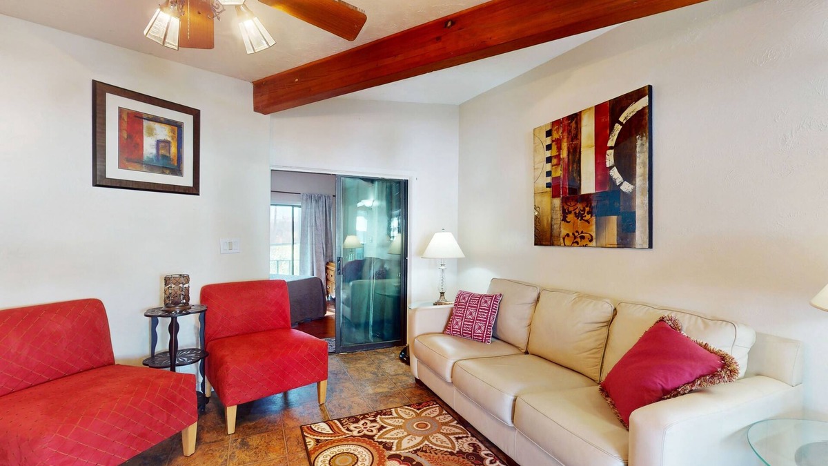 Happy Trails House | Dog-friendly manufactured with pools, sauna, hot tubs, pickleball, gym, golf, AC