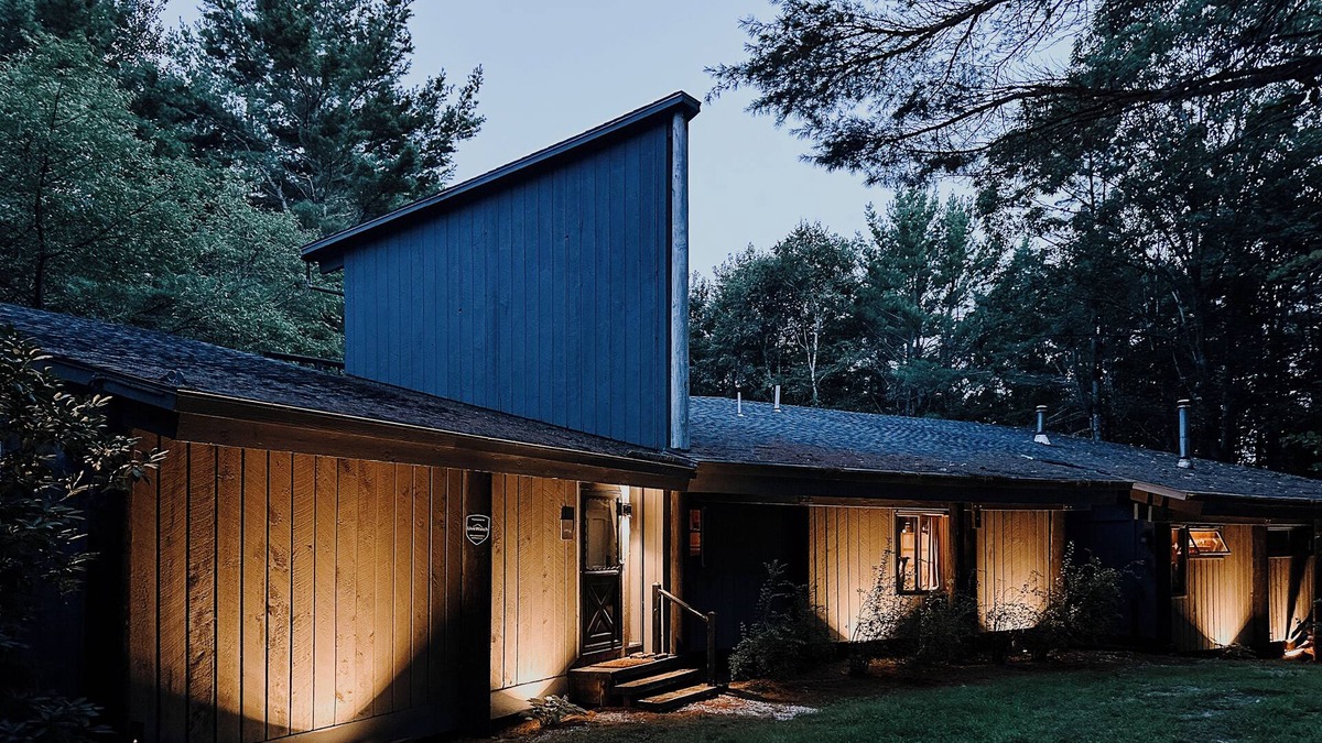 Bethel Apartment | Dog-Friendly Modernist Retreat in Bethel - close to everything