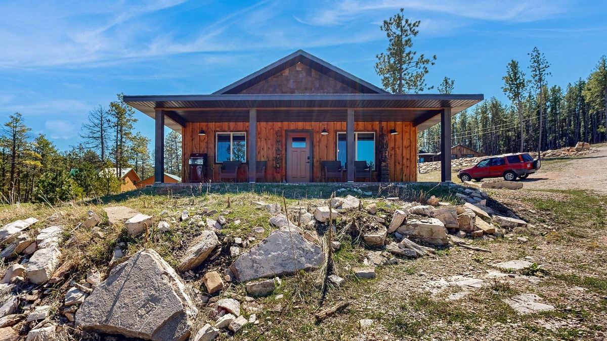 Sturgis Cabin | Dog-friendly mountain view cabin with a washer/dryer, BBQ, & full kitchen