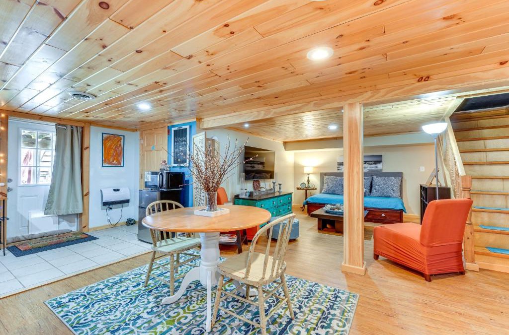 Whitehall Apartment | Dog-Friendly Mtn Retreat in Whitehall with View!