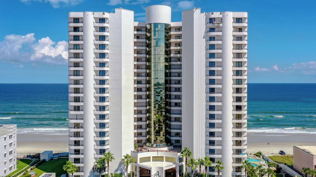 Daytona Beach Shores Condo | Dog Friendly Ocean Front High Rise, Direct Beach Acess, 2 Bedroom 2 full Bath.