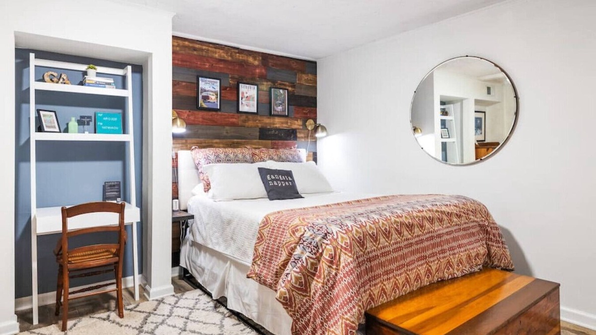 Ormewood Park Condo | Dog Friendly Private Entrance Basement Apartment in Grant Park