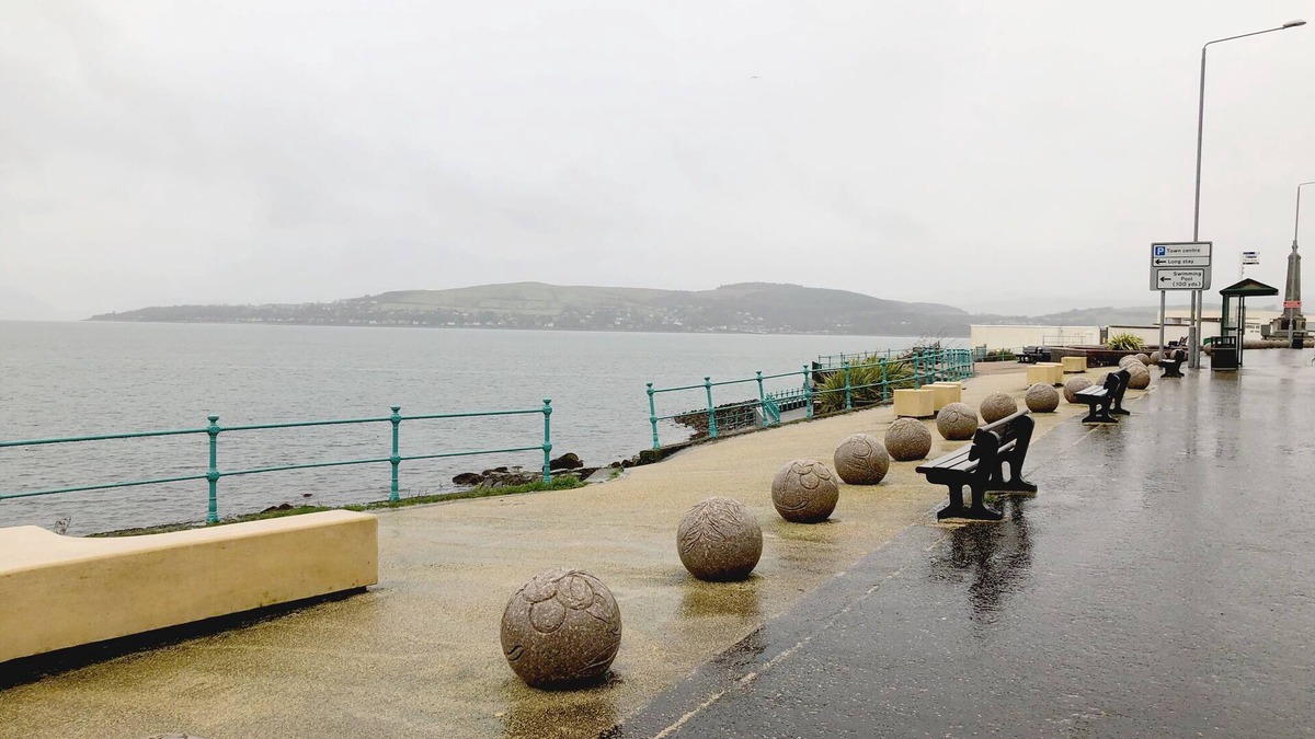 Gourock Apartment | Dog friendly property within walking distance to Gourock town centre