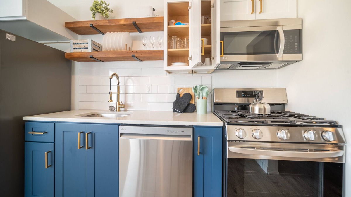 Madison-on-the-Lake House | Dog-Friendly Retreat Near Wineries/Spire/GOTL