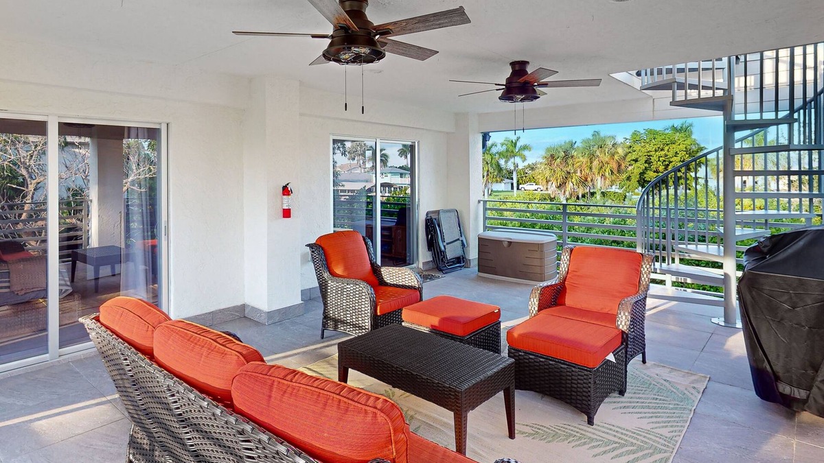 Isles of Capri Condo | Dog-friendly single-level condo with furnished patio, rooftop, & washer/dryer