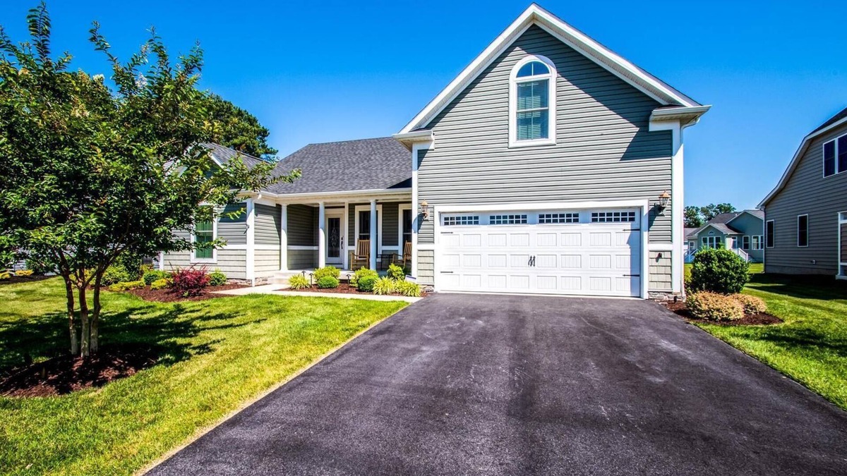 The Glade Condo | Dog-Friendly Solar-Powered Home with Pond View, EV Charging & Huge Porch