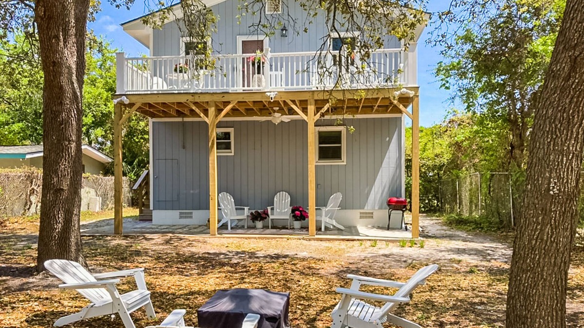 Atlantic Beach House | Dog-friendly home near the ocean with central AC, WiFi, & washer/dryer
