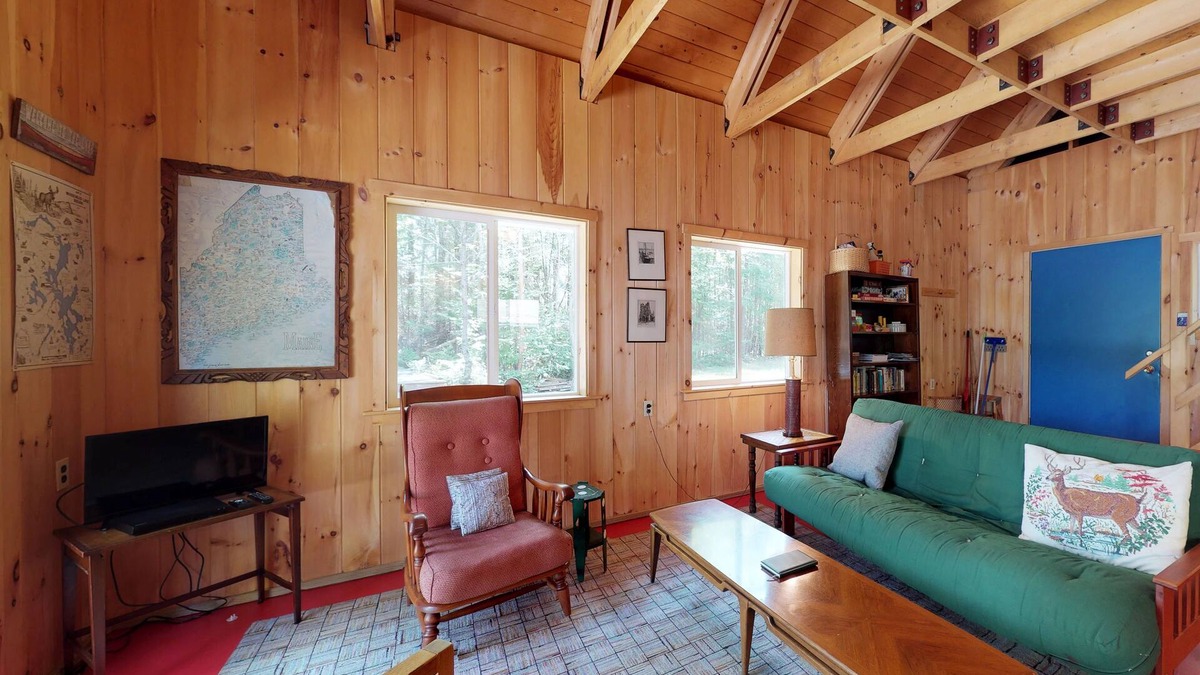 Northeast Somerset Cabin | Dog-Friendly Waterfront Home with Dock Access & Firepit - Close to Fishing & Hiking