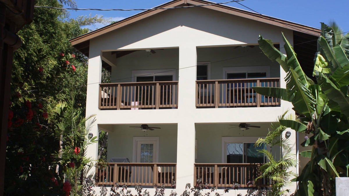 Puntas House | Dogman's Beach House, sleeps 4, with beach access!