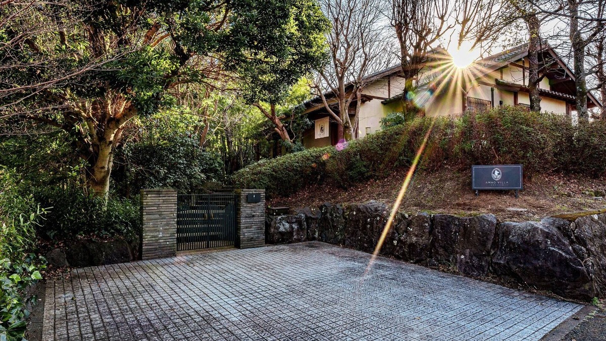 Futo House | Dogs are welcome as there is a dog run A rental villa surrounded by trees/Ito Shizuoka