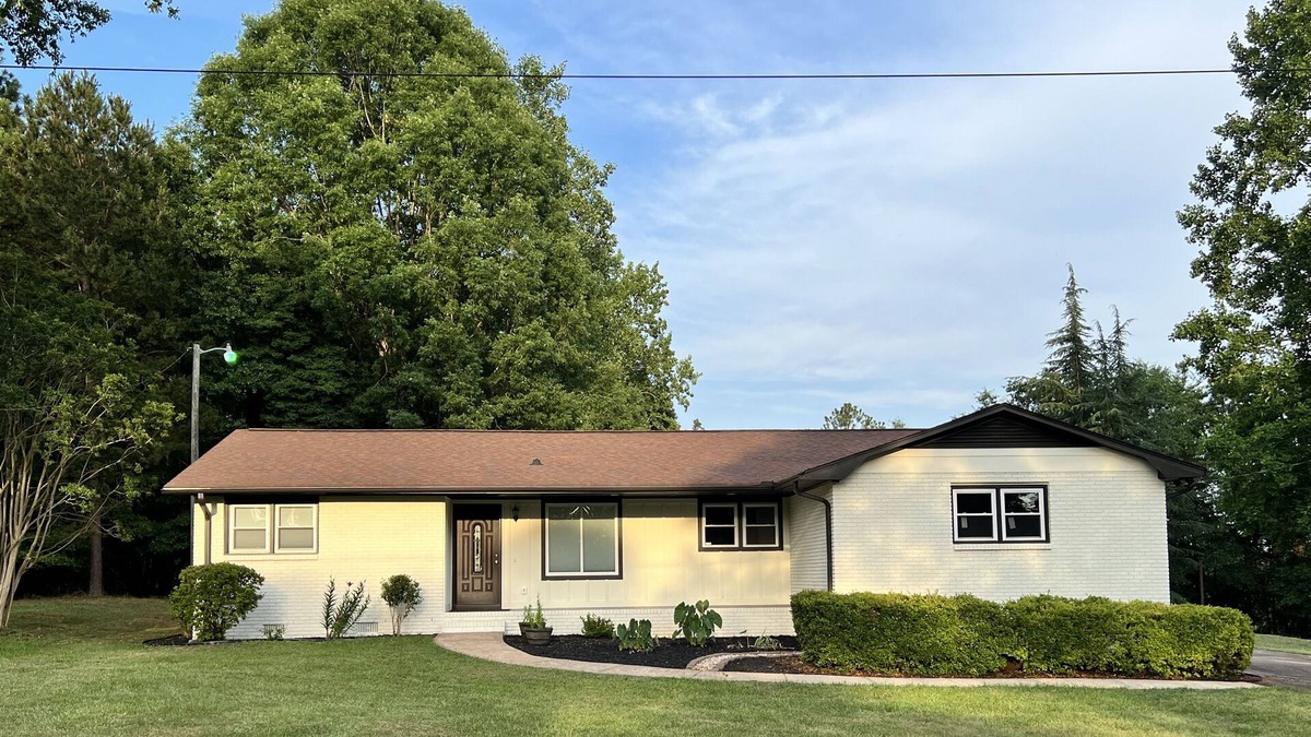 Duncan House | Dogwood 3Br Queen Suite in Duncan