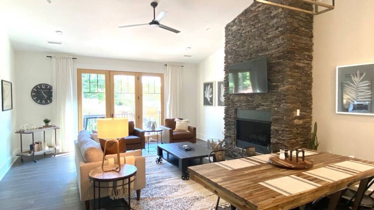 Blowing Rock Condo | Dogwood at MP · Blowing Rock w/Parking-Dogwood @Main&Pine