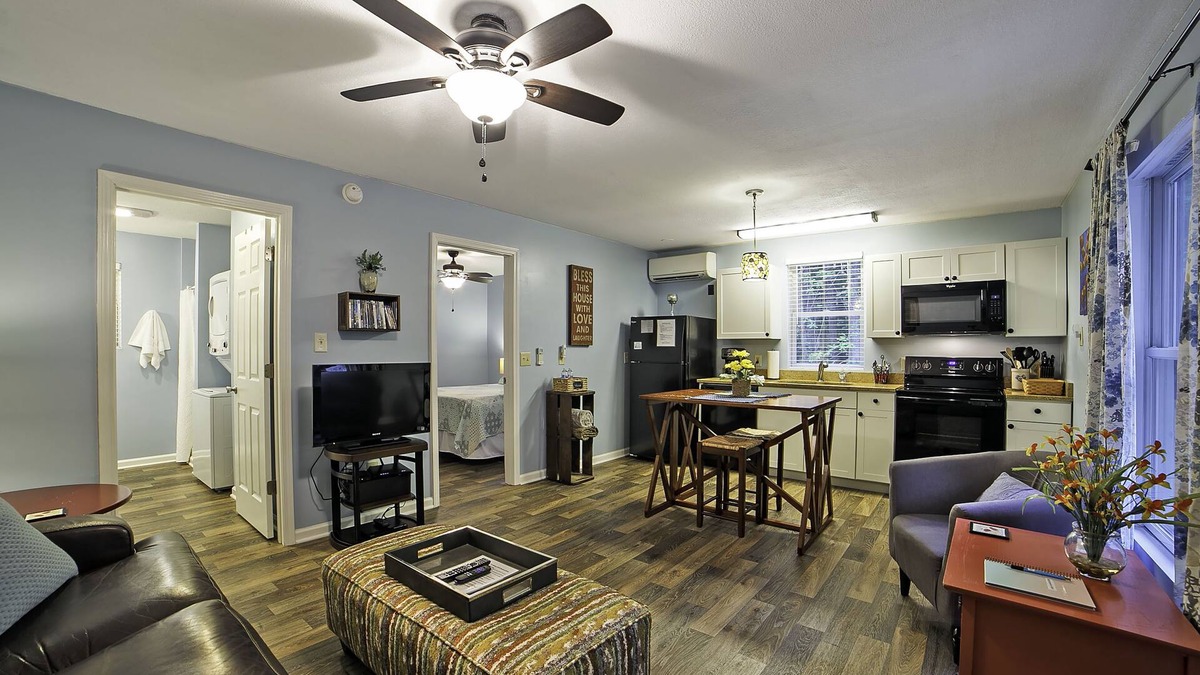 Avery Creek House | Dogwood Cottage - A perfect AVL couples escape