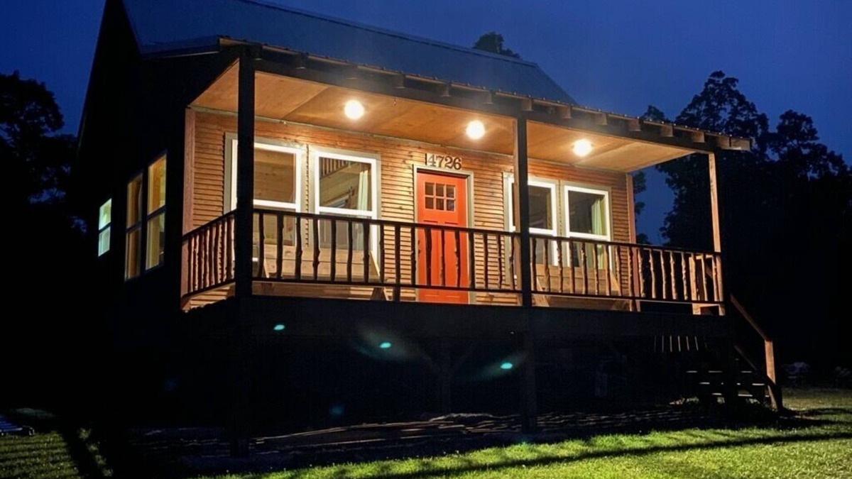 Huntsville Cabin | Dogwood Trail~Private Cabin Near Kings River