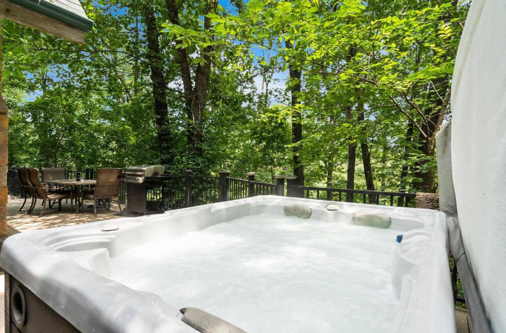 Branson Cedars House | Dogwood Tree Cabin