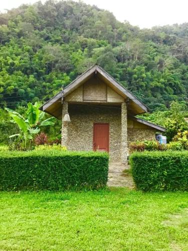 Mae Taeng Resort | Doi Lom Elephant Farm Stay