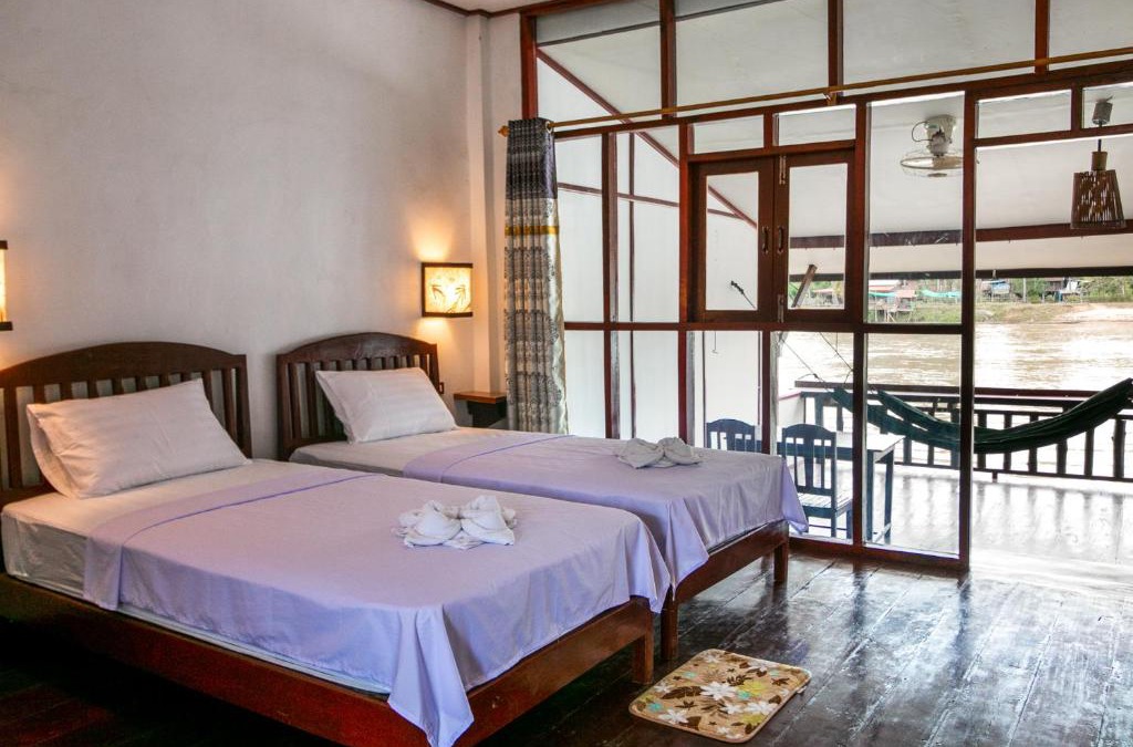 Don Khon House | Dokchampa Guesthouse