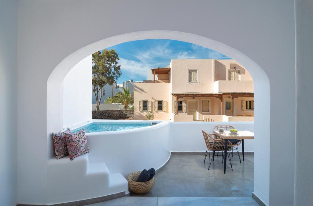 Kamari Apartment | Dolce Suites