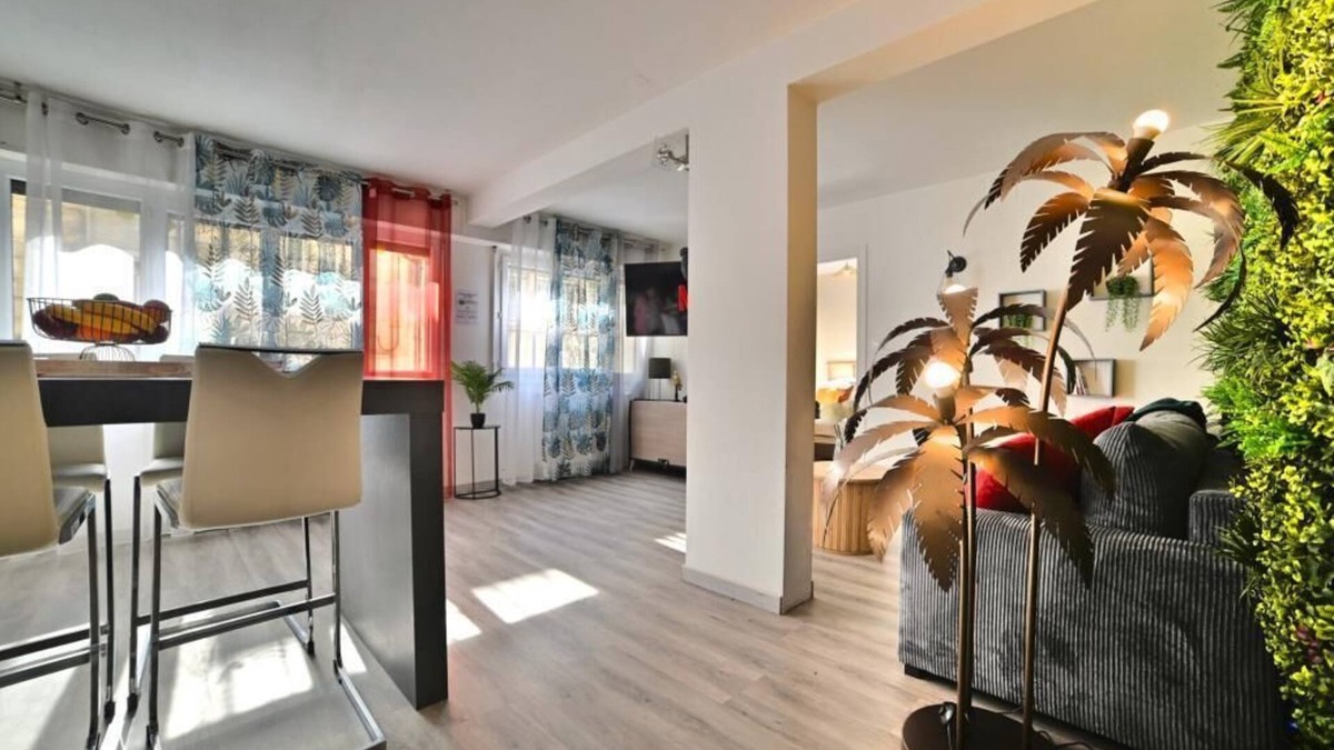 Saintes Apartment | Dolce Vita - Hypercentre, 4K TV, Fibre, Netflix