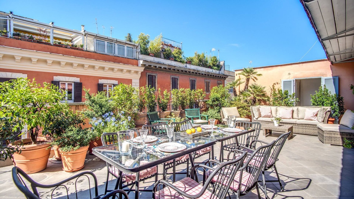 Rione XVI Ludovisi Apartment | Dolcevita Terrace