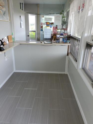 Somerset Hotel | Dollar Inn