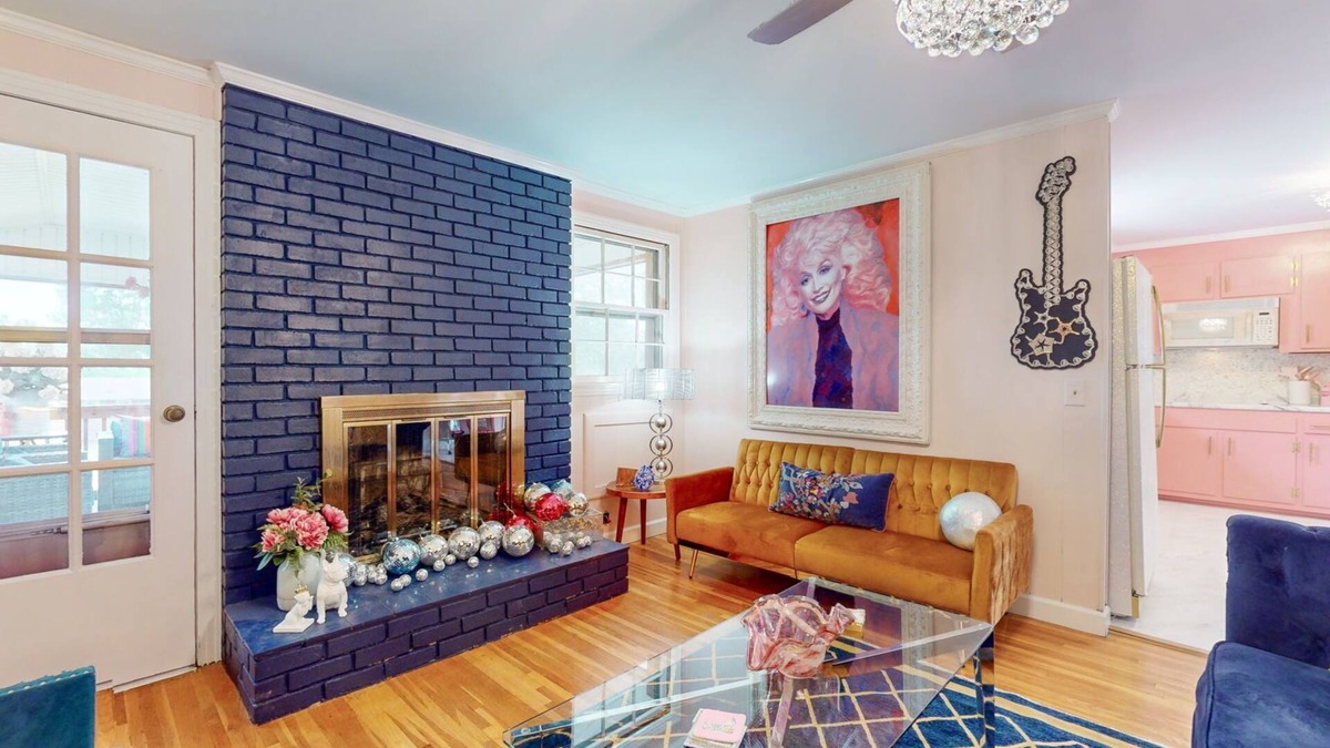 Hendersonville House | DOLLY DREAM HOUSE featuring Dolly Parton, Taylor Swift, Johnny Cash & Nashville