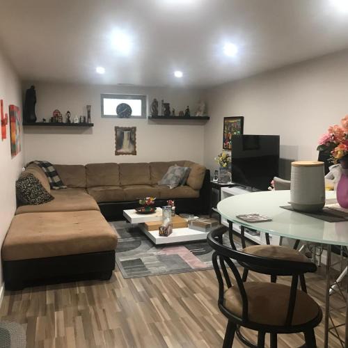 Fort Saskatchewan Bed & Breakfast | Dolly's Deluxe Suite