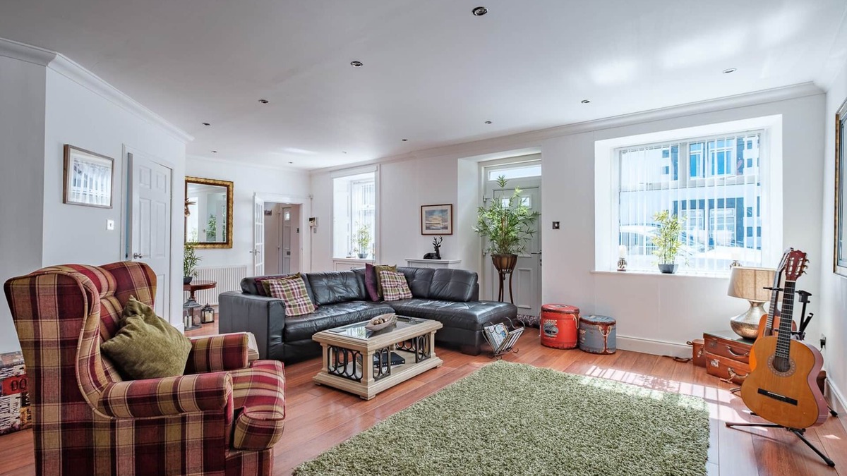 Cullen House | Dolphin Bay House.