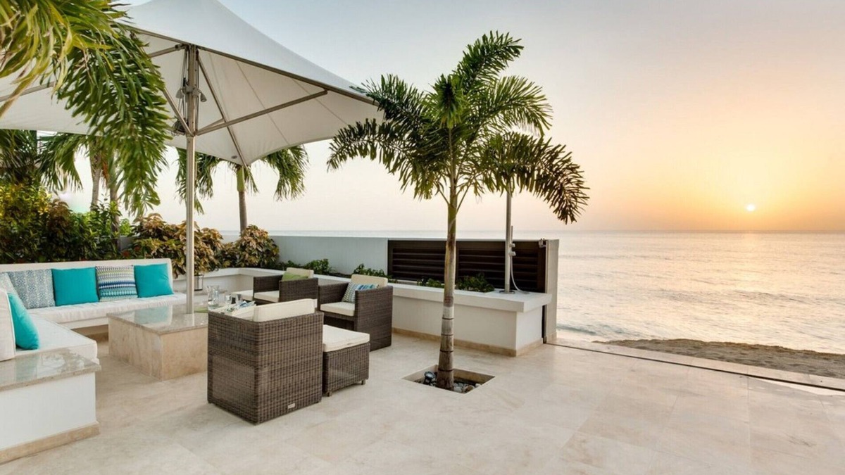 Fitts Village Villa | Dolphin Beach House - Stunning Beachfront Luxury 6-bedroom Villa in Barbados
