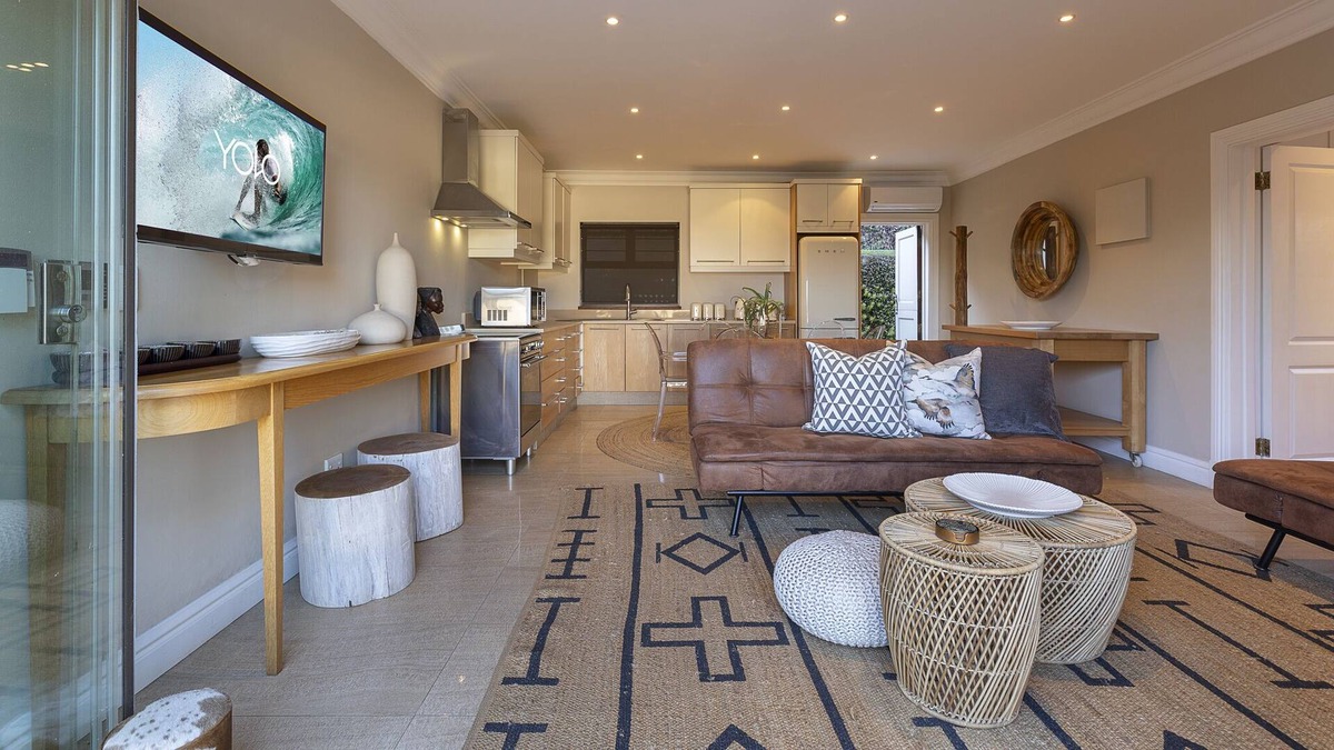 Umhlali Beach Villa | Dolphin Coast YOLO Spaces - Ballito Beach House Villa