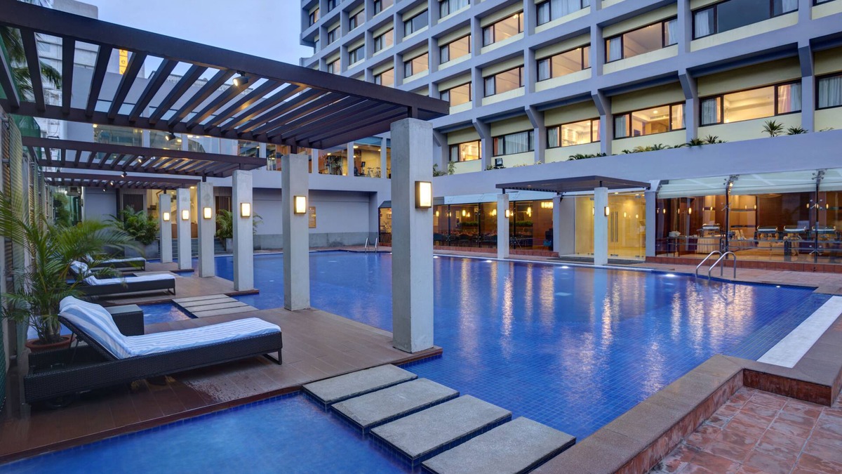 Dabagardens Hotel | Dolphin Hotel
