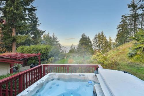 Regional District of Nanaimo House | Dolphin House