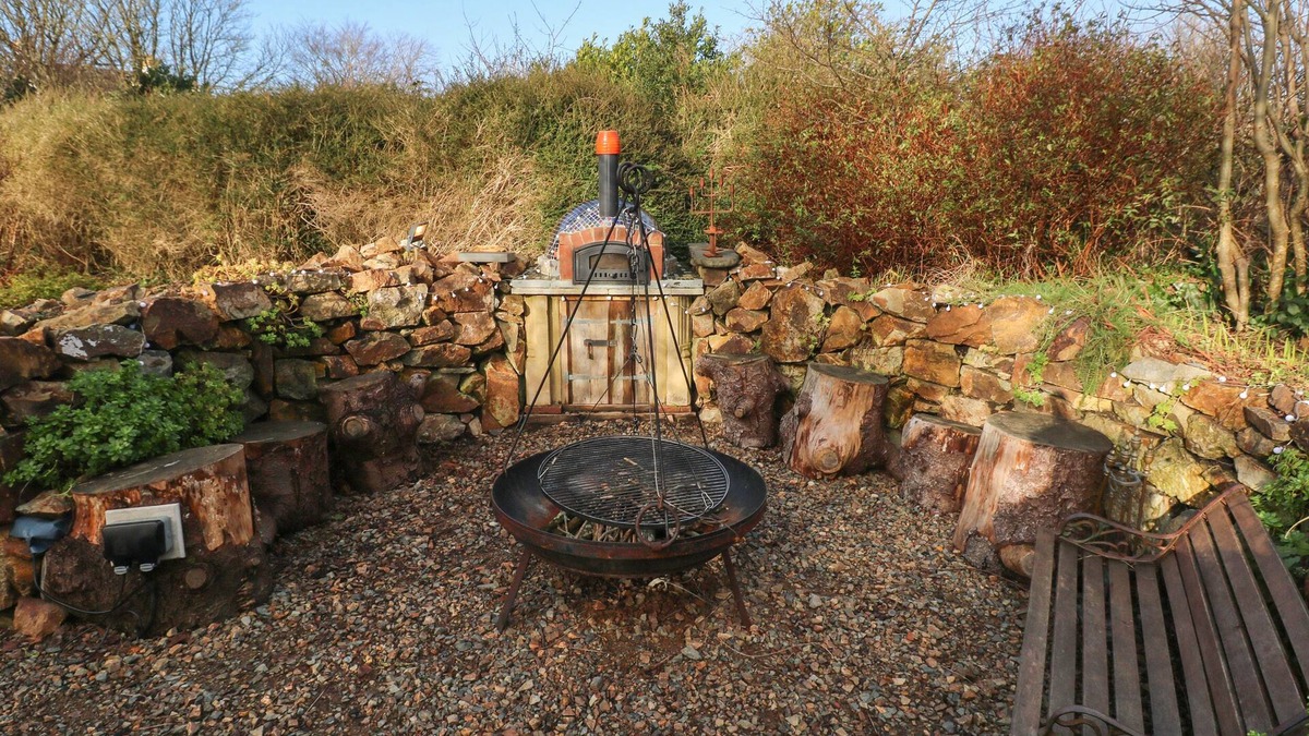 Dinas Cross Cottage | Dolwern